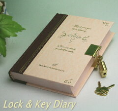 フジテレビ ディア・シスターの作品内で、石原さとみさん演じる美咲が使用している鍵付の日記帳...