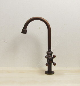 【送料無料♪】レトロなスワンネックの蛇口 水栓 グースネック立水栓（ブロンズ）手洗い鉢 手洗い…