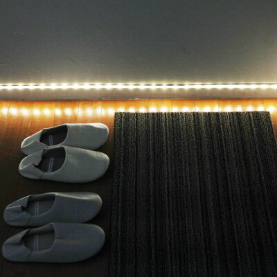 どこでも好きなところへ好きな長さだけ。人の動きで点灯するセンサー付きテープLEDライト「Bed Light」