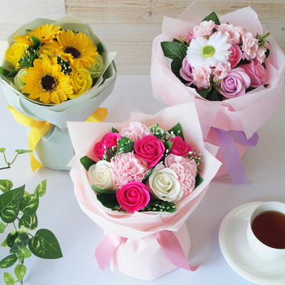 義母におすすめの母の日のプレゼント｜花束 ソープフラワー カーネーション スタンディングブーケ