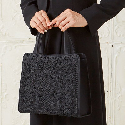 入園式・入学式でママにおすすめのハンドバッグは岩佐のコード刺繡トート