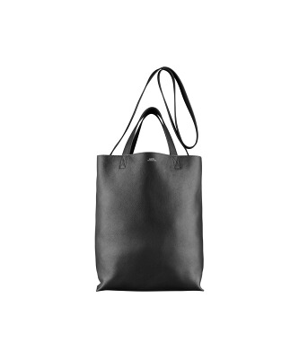 お仕事バッグにもおすすめなきちんと見えるトートバッグは、アーペーセーのMaiko ミディアムトートバッグ