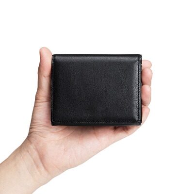 50代女性が品よく持てる人気のレディース二つ折り財布は、土屋鞄製造所のヴァイノ スマートウォレット