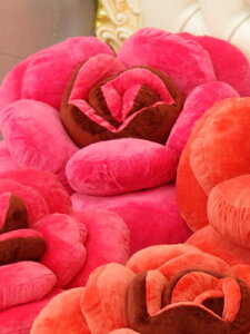 【ファブリック関連商品】触り心地の良い♪薔薇のクッション「ピンク」・「オレンジ」・「パー...